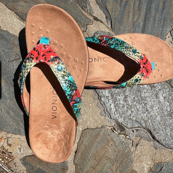 Vionic shoes new - Picture 3 of 5